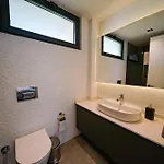 The Ni Akyarlar - *